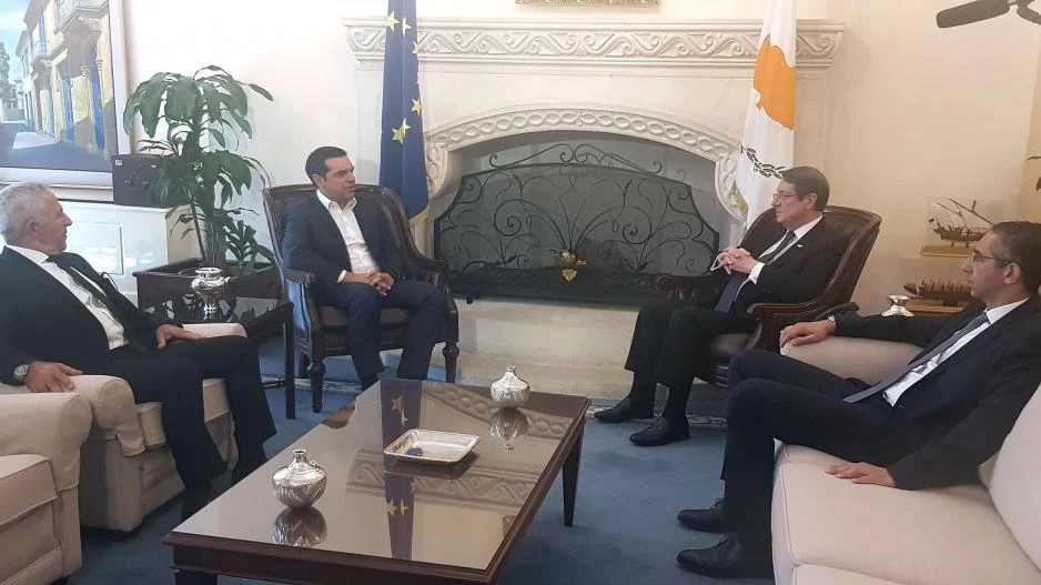 Ο Τσίπρας ενημέρωσε τηλεφωνικά τον Aναστασιάδη για το Ευρωπαϊκό Συμβούλιο